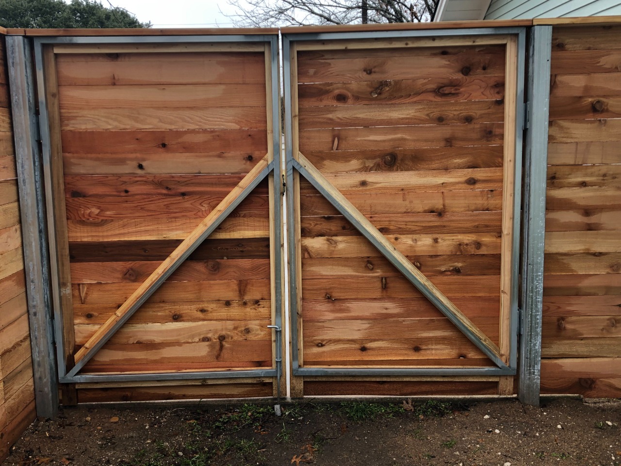 Double wide horizontal gate built with post masters
